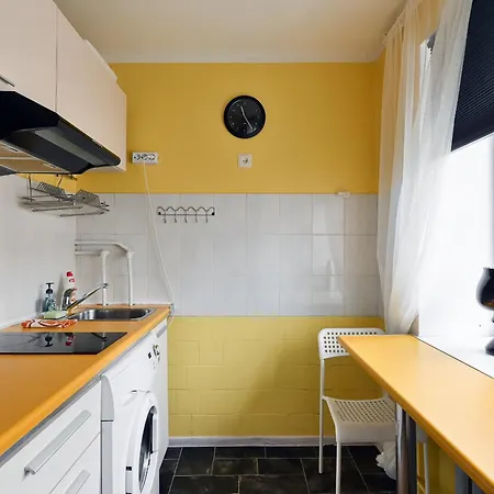 Cozy Next To Old Apartment *